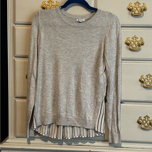 Size S gray light sweater.